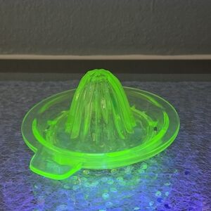Uranium Green Citrus Juicer